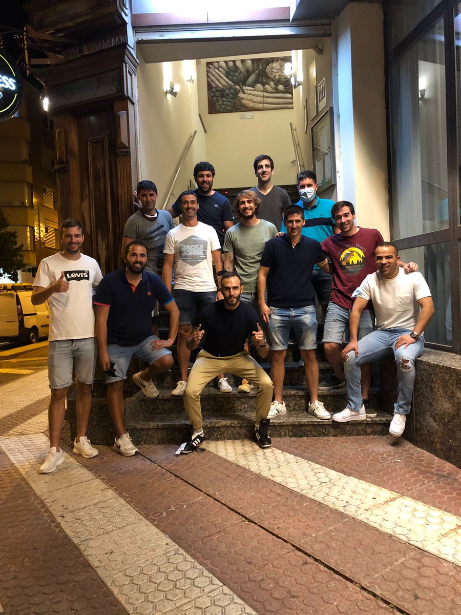 AdrianMoneo's tweet photo. Cómo Mbappé, los cracks de esta foto también acaban contrato en junio del 2022. Y los grandes clubs de Islas Feroes, Moldavia y del Trofeo de la Amistad lo saben.
#TicTac #Mercato @FabrizioRomano 

PD: muchas gracias por el detalle de las Copa Mundial💚 https://t.co/bm5M3QG19p