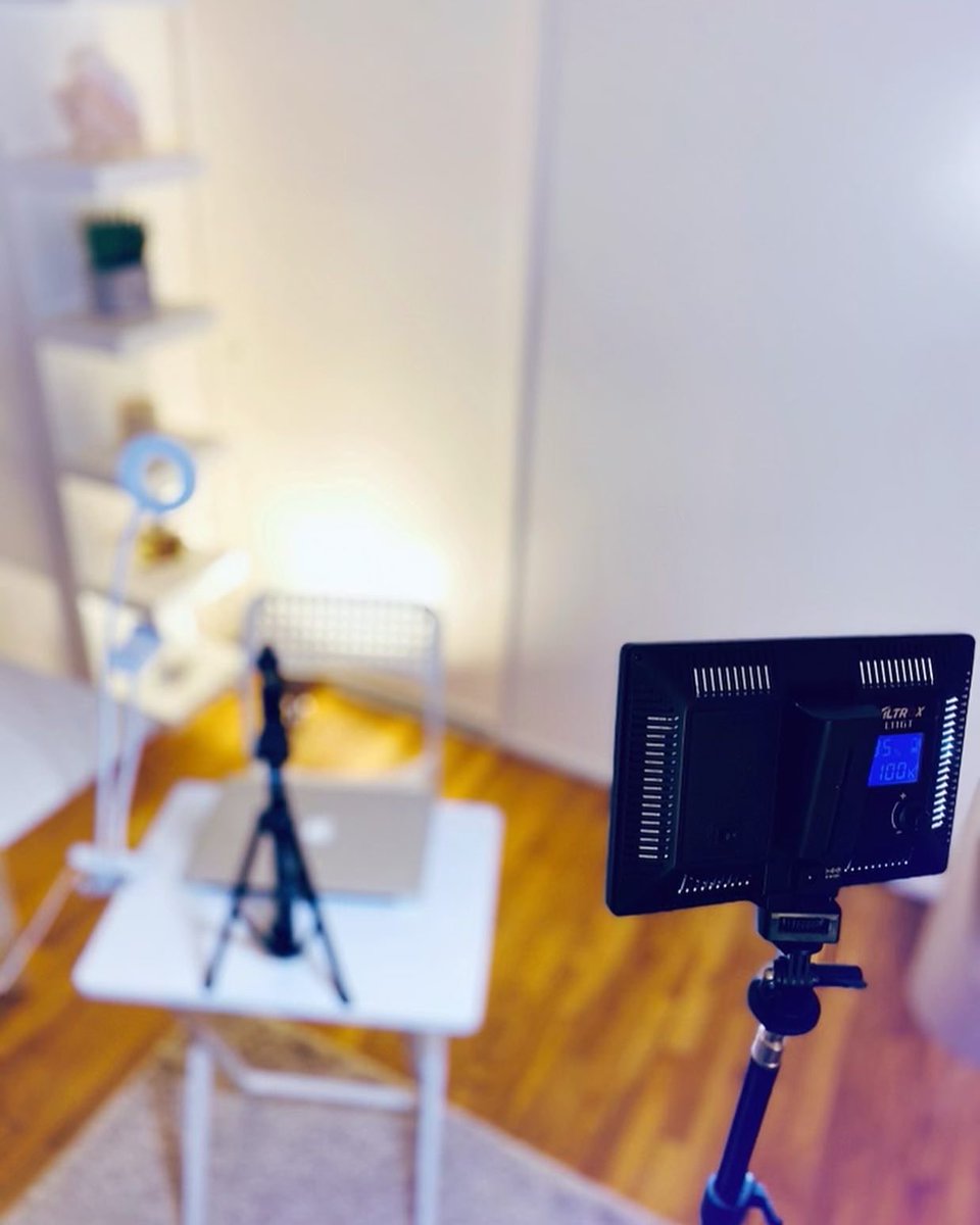 Ready for #Fall! 🍁😘🍂 Here’s a pic of my home #setup 🎥 #AndyRose1111 #youtuber 
instagram.com/p/CTsIj-aJ0gO/…