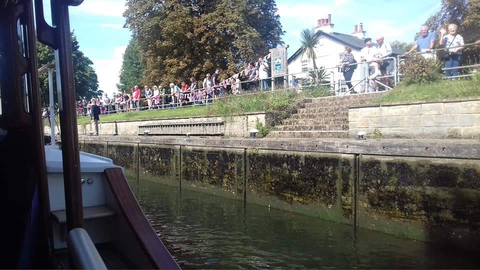 Normandy_Post's tweet photo. Association of Dunkirk Little Ships hosted Dunkirk, Normandy &amp; Falklands veterans on the River Thames today, as flag waving crowds lined the river bank. #ASDL https://t.co/qM2Nwt1zA1