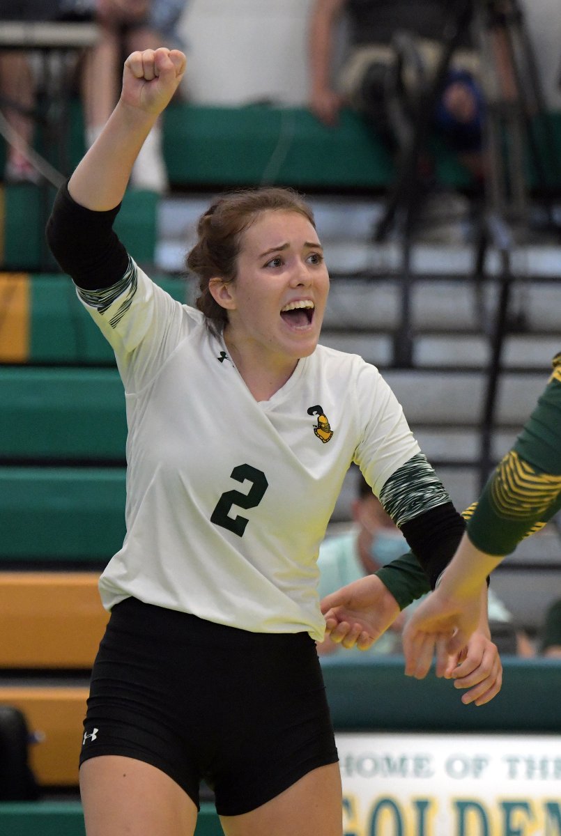 ClarksonUSports's tweet photo. A perfect 4-0 home-opening weekend @ClarksonUniv Alumni Gymnasium for @GoldenKnightsVB as the Knights defeat Oswego State 3-0 (25-19, 25-23, 25-11) &amp; ONEONTA 3-0 (25-13, 25-12, 25-18) on Saturday. https://t.co/7Y0Gvq5HUM