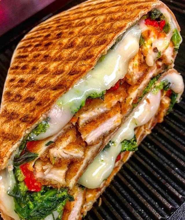 JvannyT's tweet photo. Grilled Sandwich 🥪🔥🥪🤤 #Food #Foodie https://t.co/TVqyjE0C3m