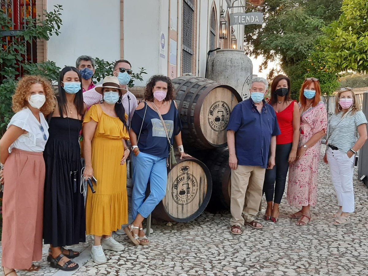 💚 Impulsamos un blogtrip para promocionar las #JoyasNaturales de #Huelva.

📌 DT <a href="/angeles_muriel/">Maria Angeles Muriel</a> ha asistido a una de las actividades programadas.

👆🏻 Han visitado la fábrica de anisados ‘Destilería Martes Santo’, la más antigua de #España.