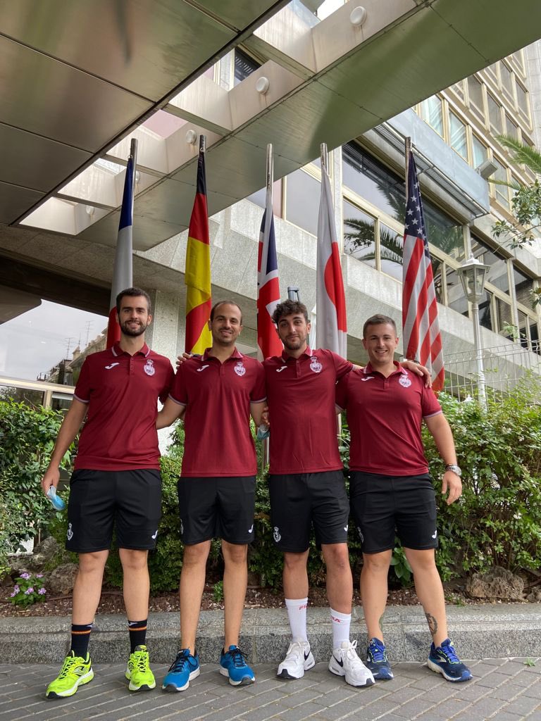 FABM_ALMERIA's tweet photo. 👮🏻‍♂️🤾🏼 Los 4 colegiados nacionales esta temporada:
- @NicolasRamonLR (5a temp)
- @DaniCarceles (🏅Ascenso)
- @jesus_luke (7a temp)
- @JosedaHandball (7a temp)

📚📖 Gran formación recibida en Madrid por el nuevo director @sabrosoangel 👏🏽 
#Arbitros #Referee #Balonmano #Handball https://t.co/TsPO9hbVDW