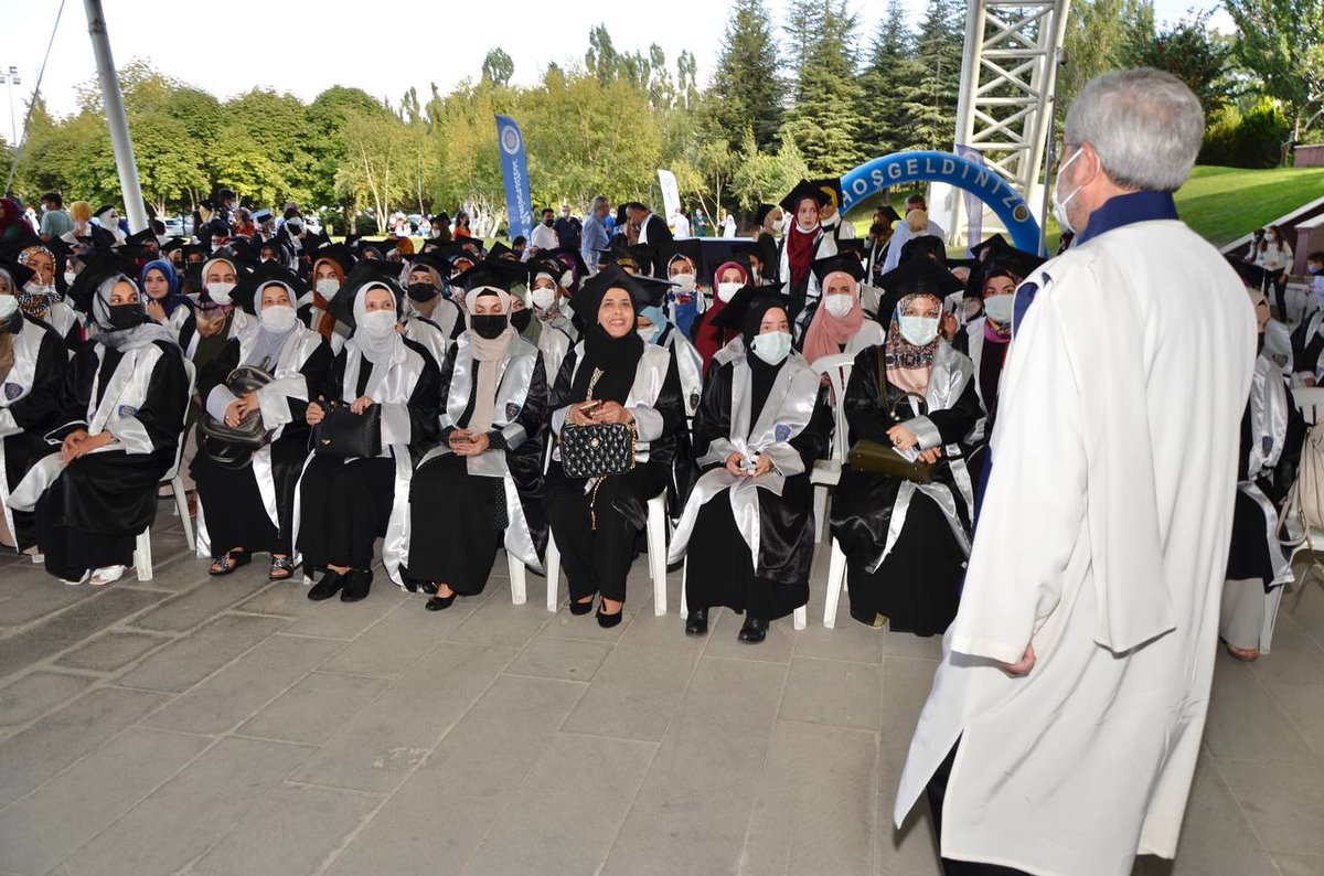 necdetunuvar's tweet photo. Bütün mezunlarımızı kutluyorum. https://t.co/6eg9AZ4pV3