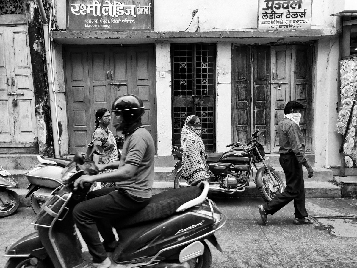 aman_bhimte's tweet photo. My Entry For Street Photography #Contest 
#shotonrealme 
#GoToExplore
@realmeIndia @MadhavSheth1 https://t.co/w9YhAFCOV1 https://t.co/hhwApFSEuw