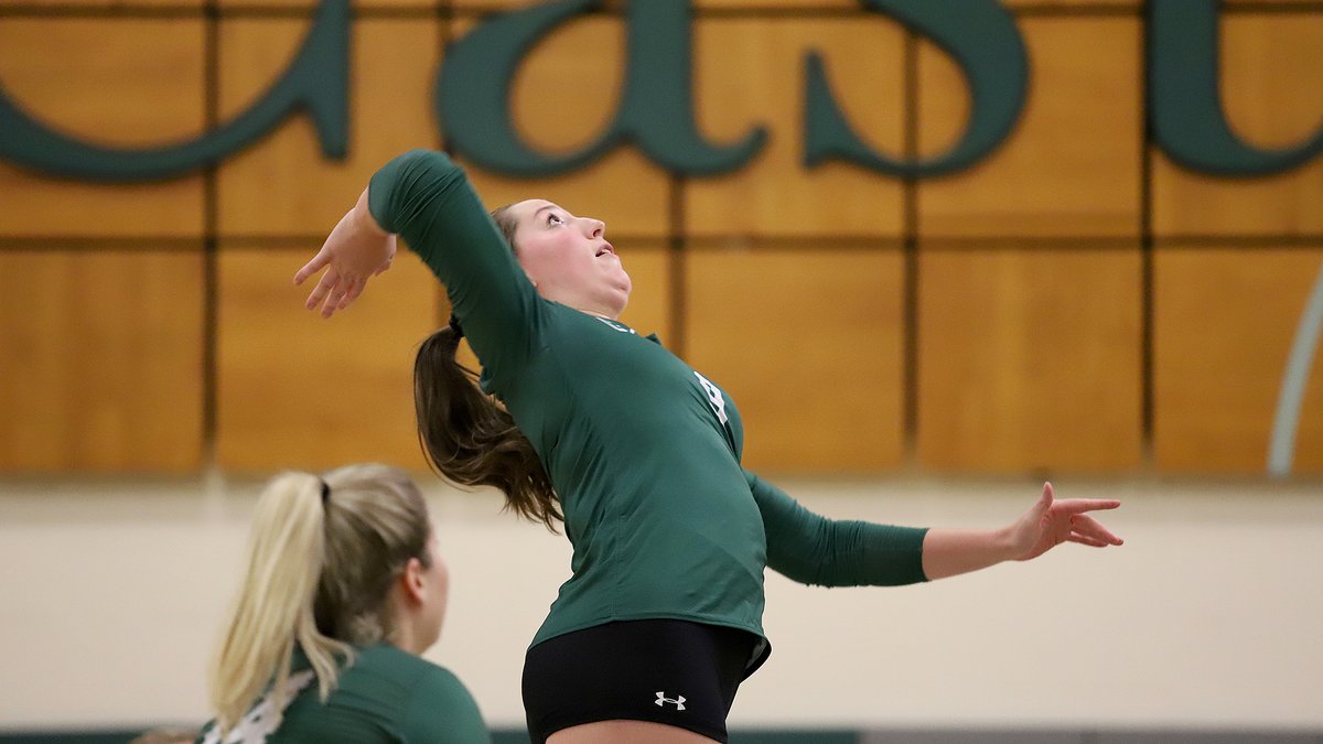 CastletonSports's tweet image. The @CastletonVB team extended its winning streak to three matches on Saturday, defeating Nichols in straight sets at Glenbrook Gym!

Read here | castletonsports.com/news/2021/9/11…