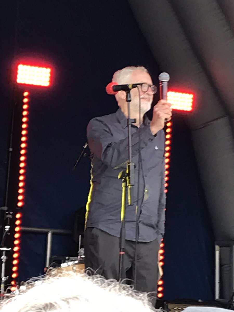 Josephi58042571's tweet photo. @jeremycorbyn Wonderful to see you at Wigan Diggers Festival just now! Brilliant speech and fantastic to have you as a surprise guest.  Thank you so much for coming - you are such an inspiration Xx https://t.co/YuaFOhbtLU