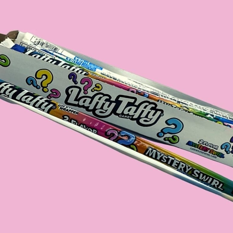 CandyBarUK's tweet photo. Have you ever tried Laffy Taffy? 

If yes, what is your fave flavour? 🍒🍇🍌🍍🍓🍏

If no, try them all and let us know in the comments below! 👇👇👇

#laffytaffy #grape #cherry #banana #apple #strawberry #fruit #fruits #sweets #tryit #flavour #taste #chewy #candy #candybaruk https://t.co/b8AZeGc5RG