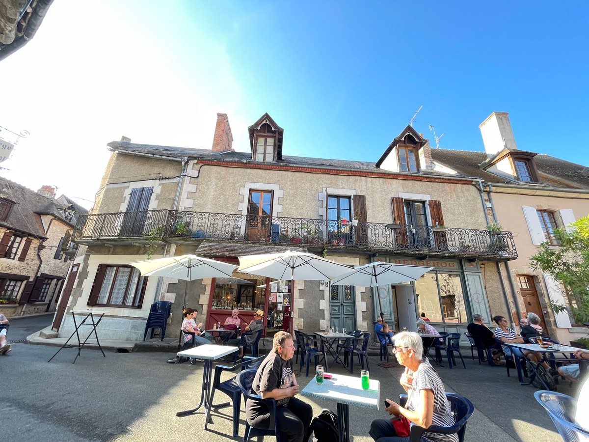I'm at Auberge Le Medieval in Hérisson, Regio Auvergne swarmapp.com/c/bHnqUfyWjTx