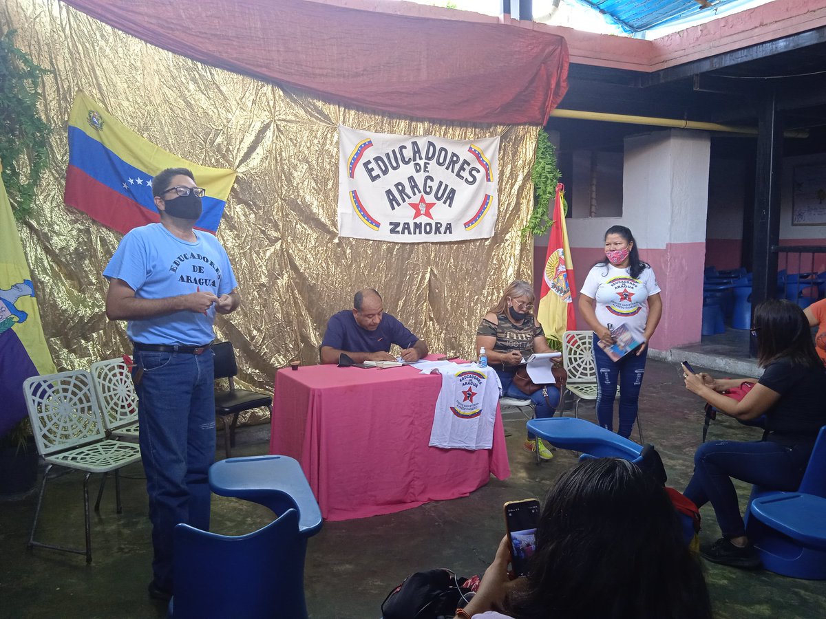 leoalvacabrera's tweet photo. #Almomento Nos encontramos reunidos con el equipo de gestión del municipio Zamora Brindándole orientaciones para el inicio de año escolar 2021-2022. ¡En Aragua la Educación no se detiene! #LaClaveEsVacunarse @NicolasMaduro @_LaAvanzadora @MPPEDUCACION @ZE_Aragua https://t.co/TD96CN8XHB