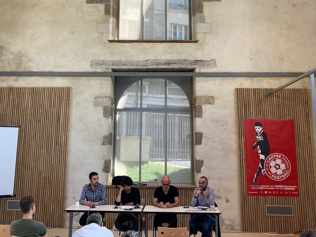 Grand merci <a href="/AutreFootball/">L'Autre Football</a> de m'avoir invité à la passionnante Table ronde sur la protection du "patrimoine immatériel des clubs" !
À la croisée de la #PropriétéIntellectuelle et du #DroitDuSport !
Merci aussi <a href="/LeoRosell_/">Léo Rosell</a>  <a href="/nmhap/">N.Menez</a> <a href="/RemiBelot/">Rémi Belot</a> @AttaliMichael pour nos échanges !