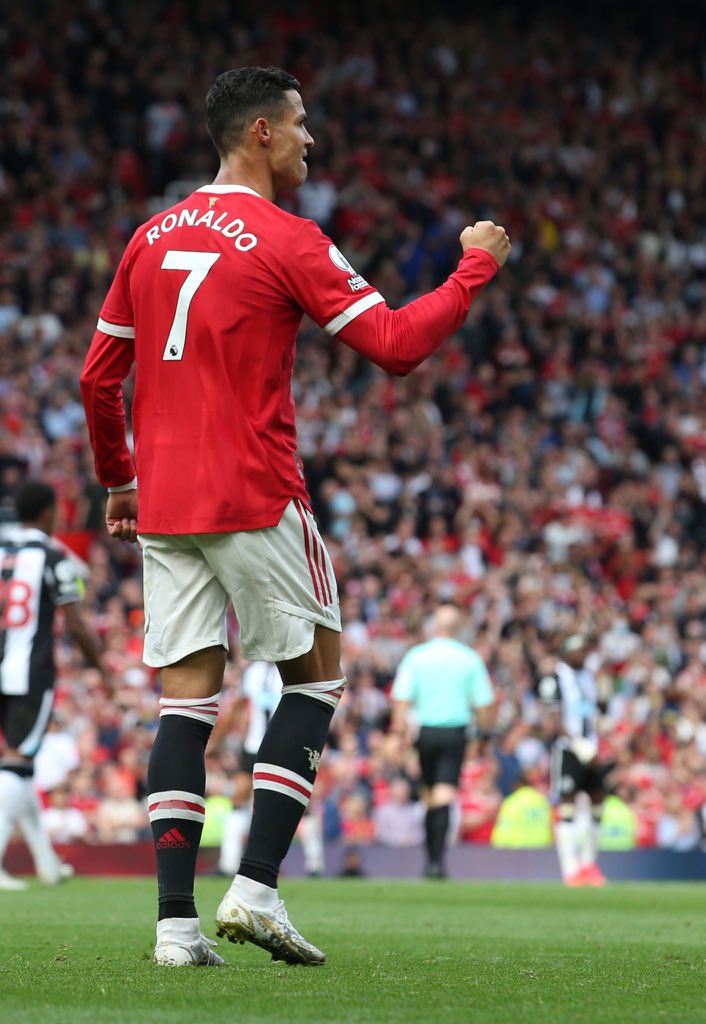 Statman Dave On Twitter Cristiano Ronaldo S Game By Numbers Vs Newcastle United 87 Pass Accuracy 8 Touches Inside The Box 6 Shots 5 Inside The Box 2 Goals 1 4 Xg Inevitable Https T Co 5bddyzjwds Twitter