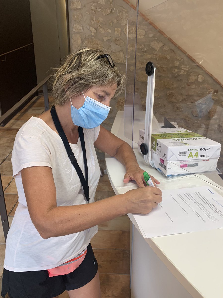 Des de <a href="/invulneraproj/">#INVULNERABLES</a> #Invulnerables seguimos intentando igualar oportunidades.
La <a href="/FundlaCaixa/">Fundación ”la Caixa”</a> realizó la donación de ordenadores portátiles para los territorios de #Invulnerables 
Gracias. Hoy entrega en #Tortosa <a href="/geblanquerna/">Esplai Blanquerna</a>