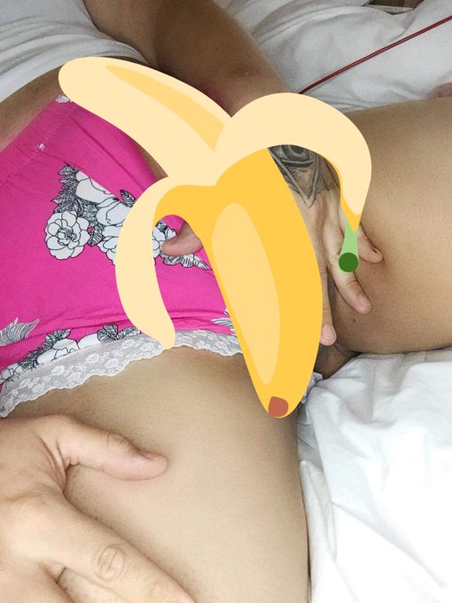 The face / The dick   Uncensored content: https://t.co/nTHthe4svK https://t.co/Q1iSx3p6fx<a href="/tag/newprofilepic"class="tags"><span>#newprofilepic</span></a>