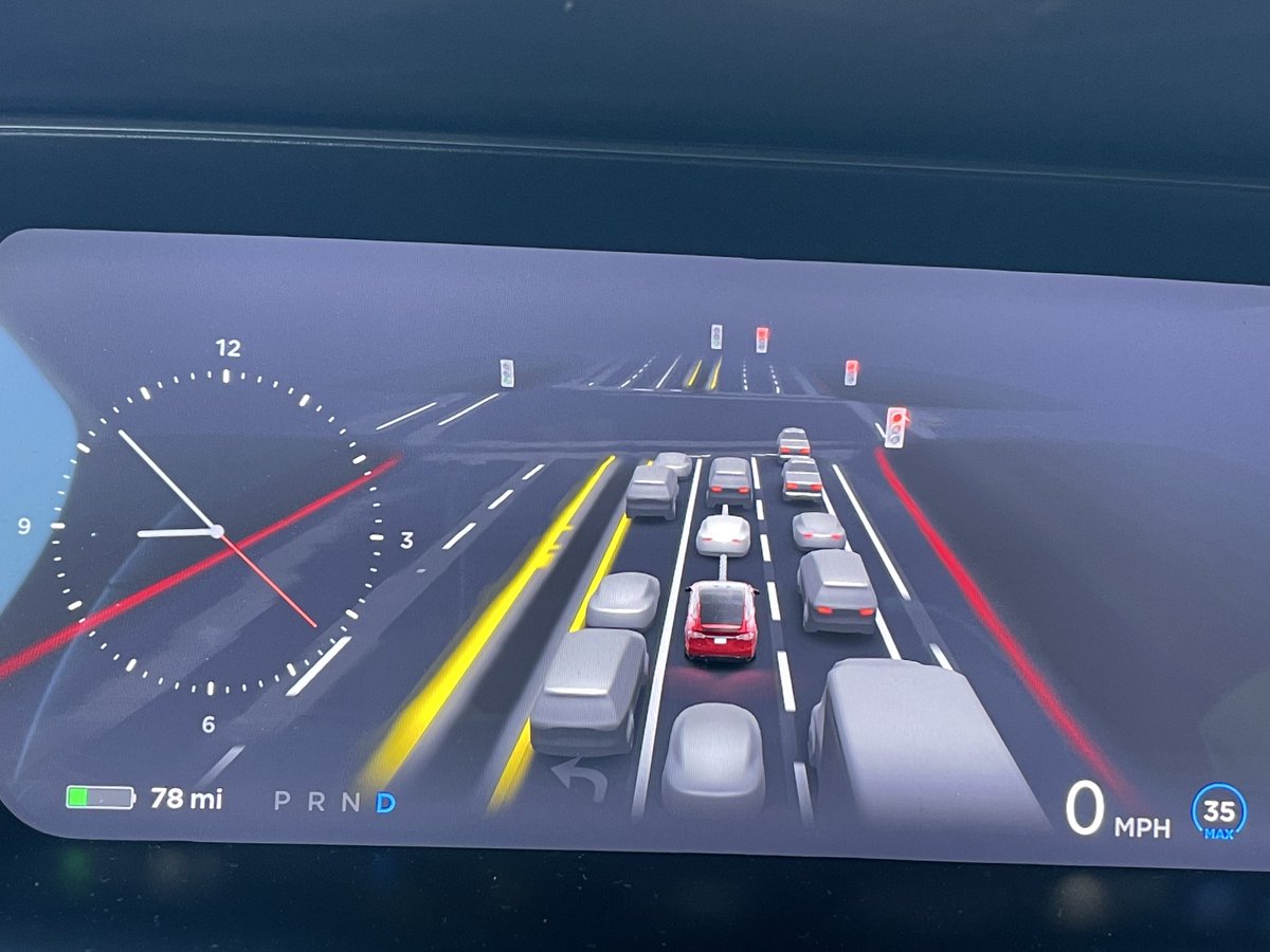 teslaownersSV's tweet photo. #FSDBeta 10 visualization is full screen and the other things you add are transparent for the #fsd view. Look on the left of this image. https://t.co/PRPXP9pXBs