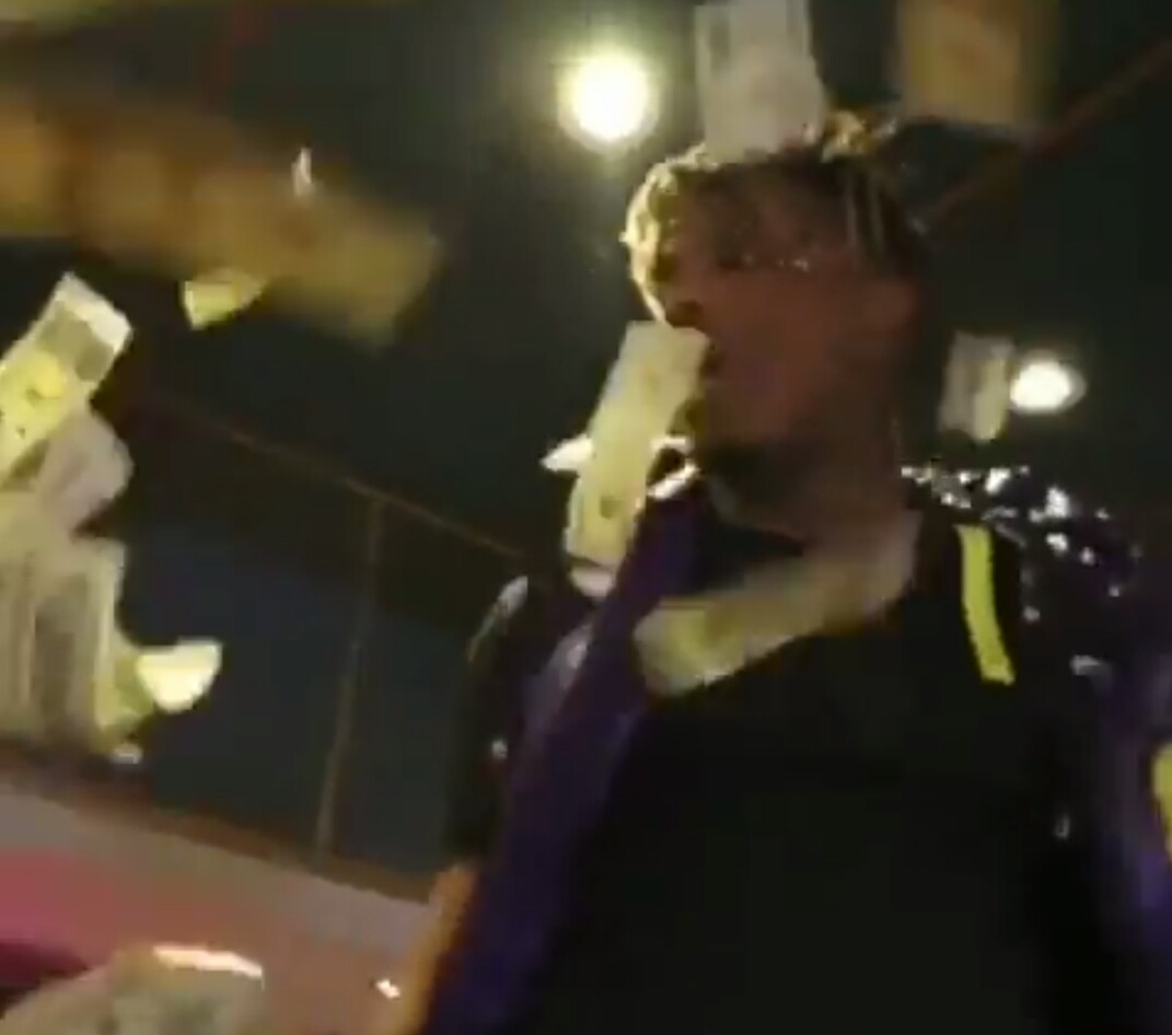 itsAllyWrld's tweet photo. j throwing dat money around๐๐ธ๐โ. #999shit #999family #juicewlrd #LLJW #moneyshit #notallaboutthatmoney #rip https://t.co/dr4oSiWwma
