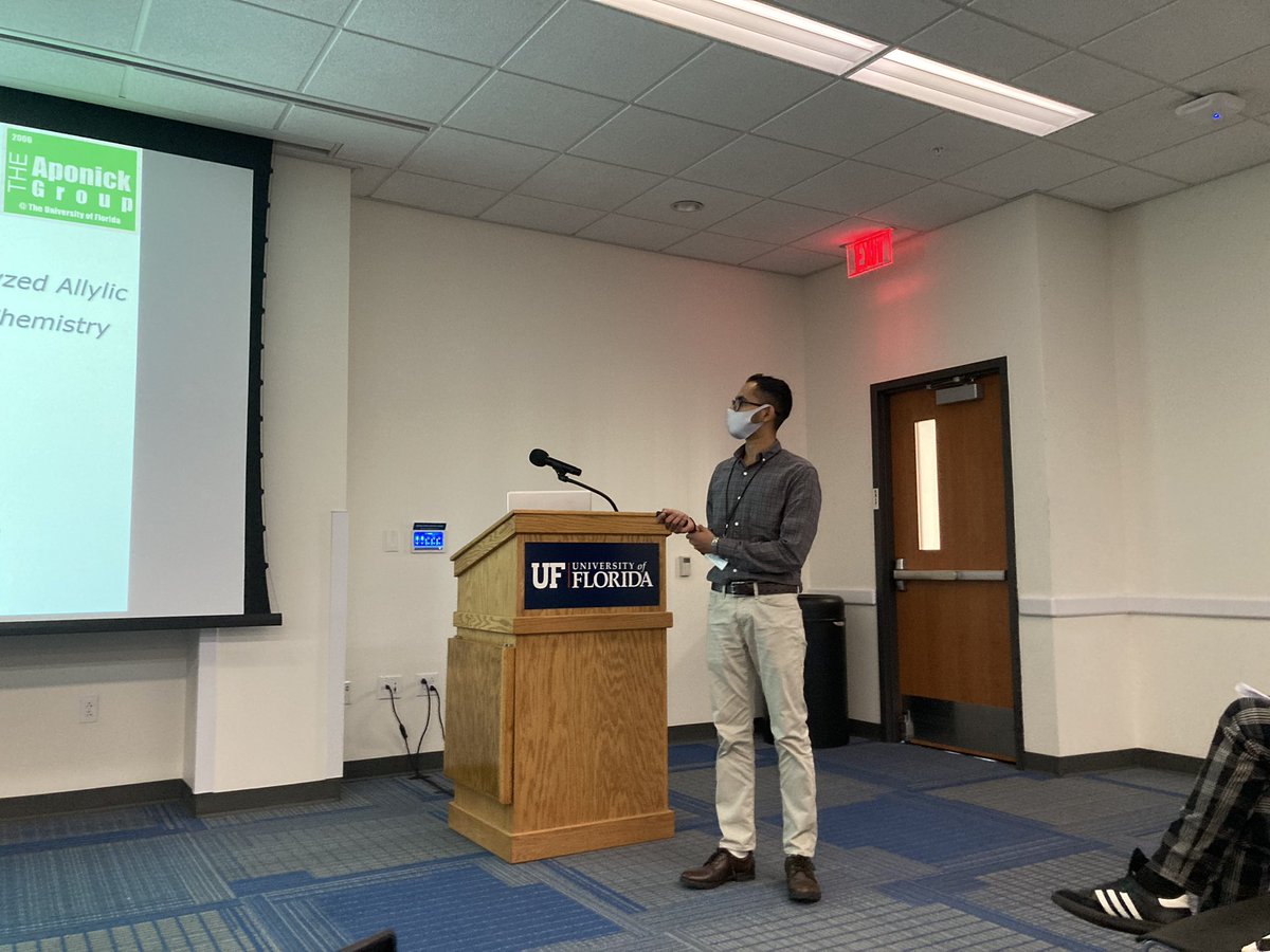 SoGoodrich's tweet photo. What a great way to start the conference! Awesome talks , Amanda Ghilardi, @RajMangadan , and @Lt_Gaurav ! 

ACS Mini FAME

@UFChemistry @AponickGroup @CastellanoLabUF 

#ACS #OrganicChemistry #MiniFAME https://t.co/w6L1Pqkx8z