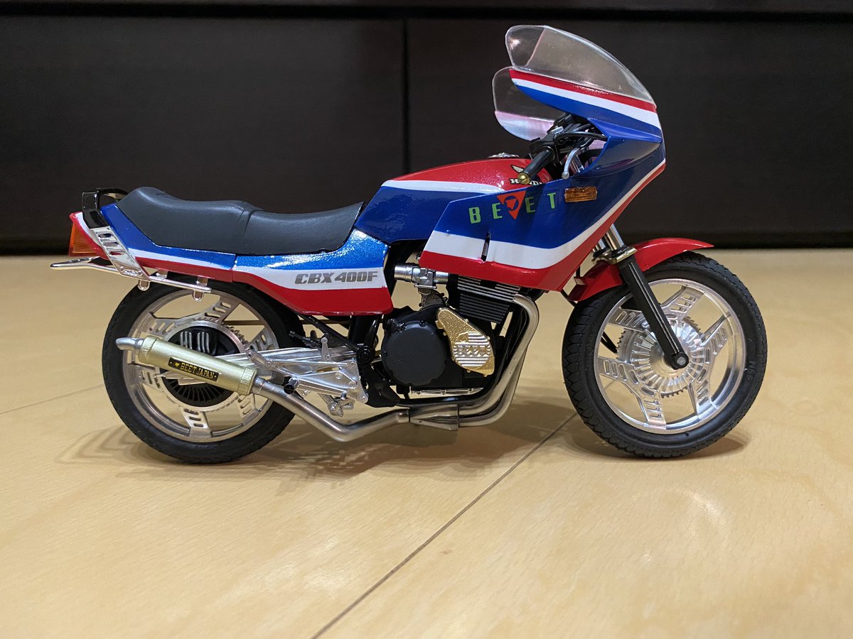 完成だ！ CBX400F（プラモ） 使用パーツ BEET カウル コブラフェンダー