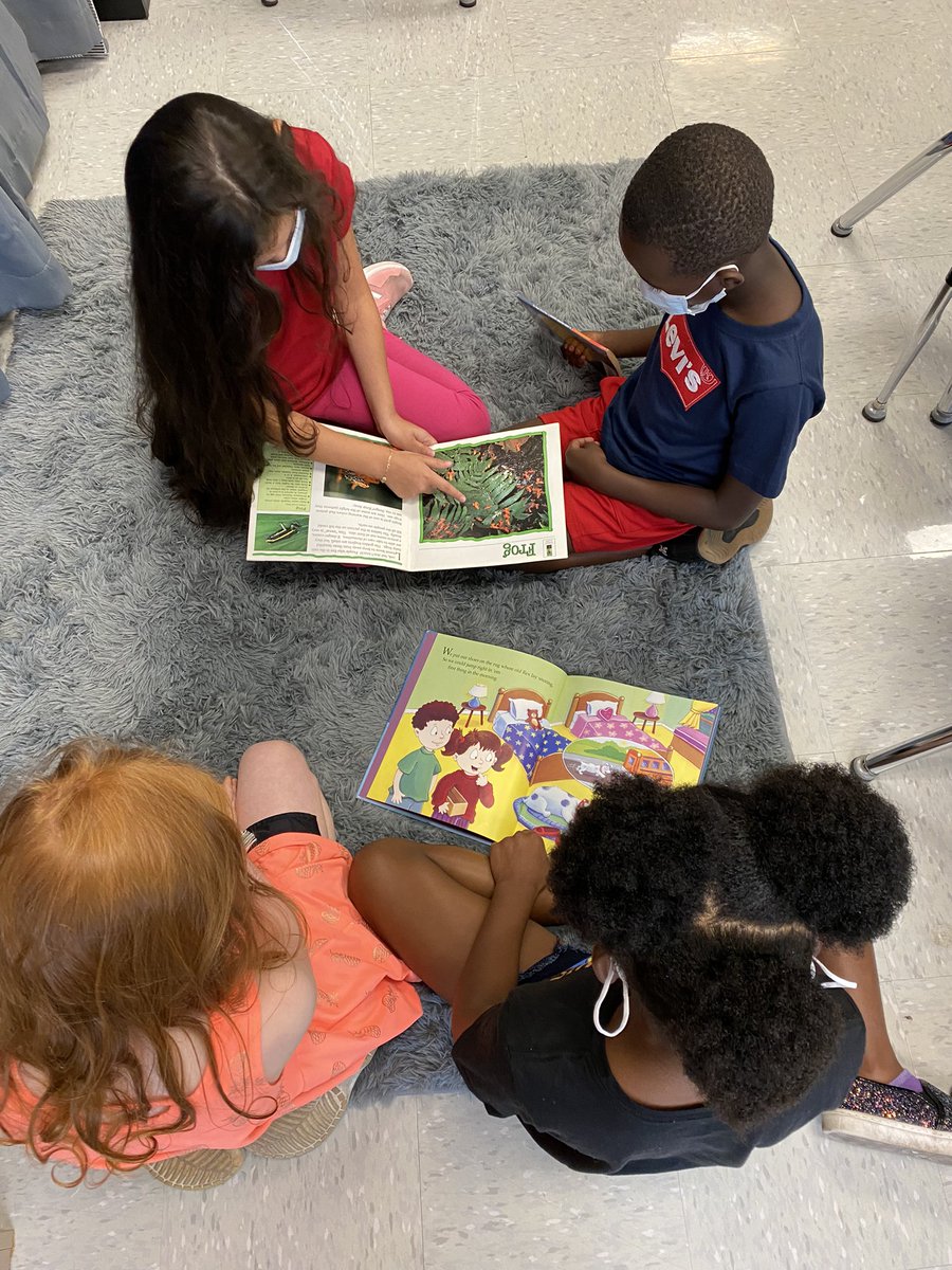 We practiced giving book talks yesterday! I loved hearing my students share their favorite books with their friends! It was fun to see so much excitement! #engagedreaders <a href="/NewHavenStars/">New Haven Elementary</a>