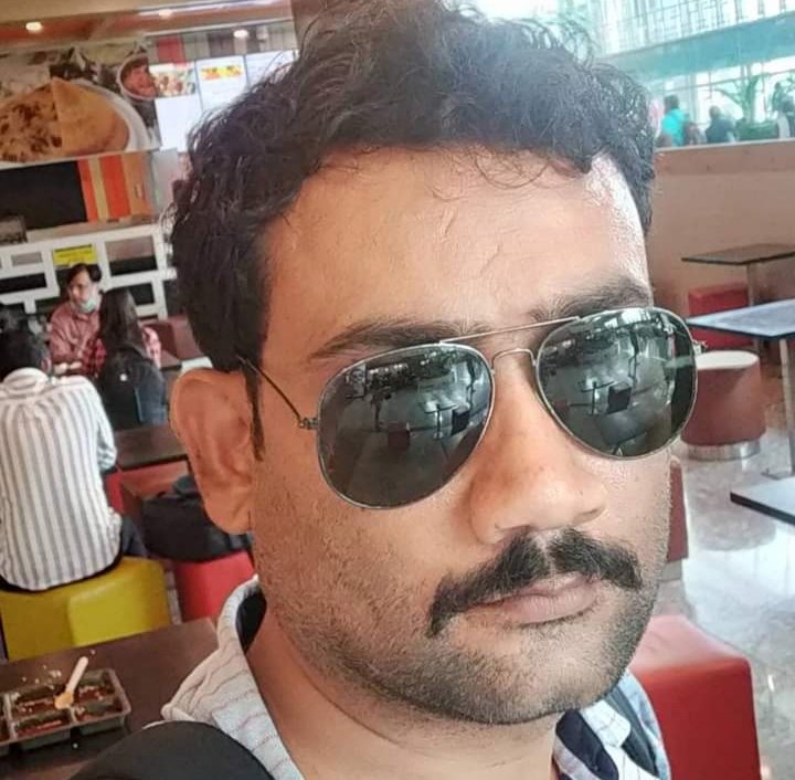 aap_ka_santosh's tweet photo. शातिर बदमाश व हिस्ट्रीशीटर अन्नू अनवर की लखनऊ के सआदतगंज में हत्या। 3 हत्यारोपी हिरासत में,पकड़े शरीक ने छेड़खानी को बताया वजह,पूछताछ जारी। #CPLKO @dhrubathakur खुद घटना की मॉनिटरिंग कर रहे। https://t.co/XkedZPWXUL