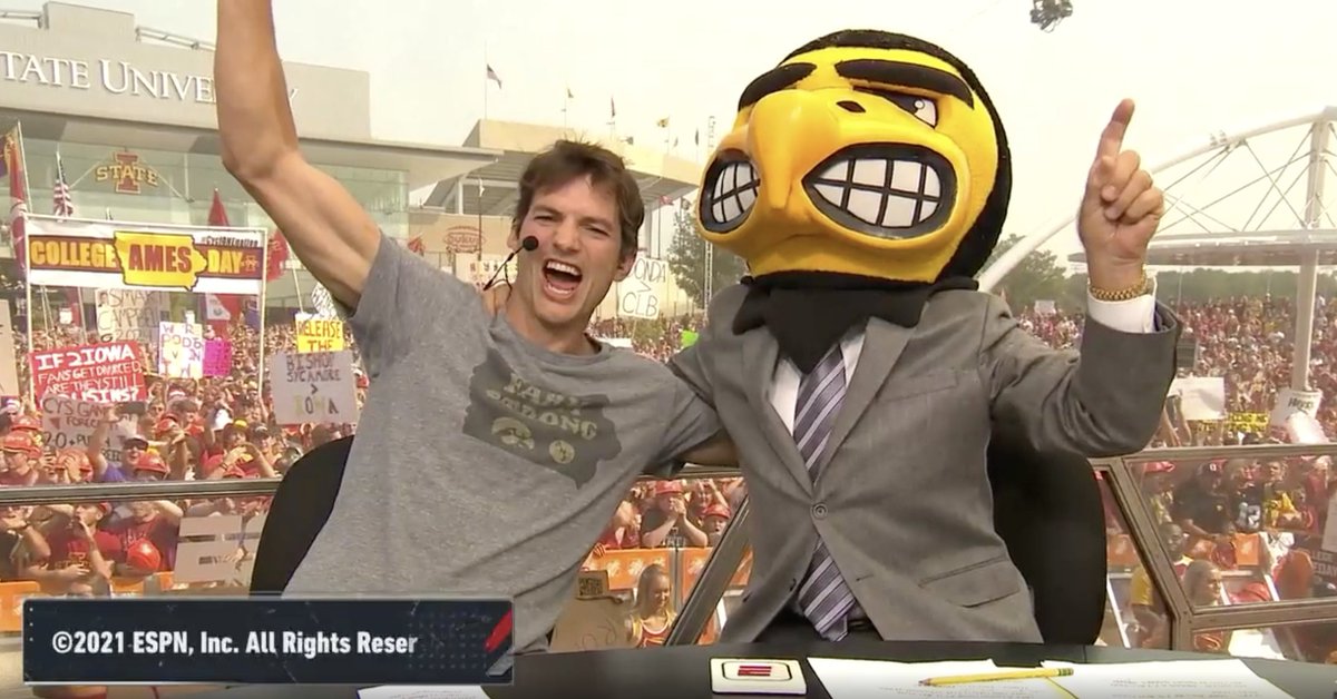 CollegeGameDay's tweet photo. Corso and @aplusk thriving 👏 https://t.co/EFWA5DT6ih