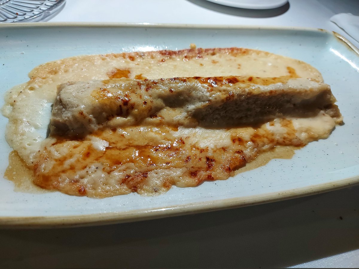 PhilippeRegol's tweet photo. Después de mi excelente almuerzo en @LaBoscana_ de hace 2 días, fui a cenar al @Resquitx el rte que tiene la familia Castanyé en #Mollerussa
"Cargols a la llauna", excelente "coca de recapte" y el delicioso canelón de la mamá Roser.
Cocina de territorio en una agradable terraza. https://t.co/ZjF3OCsE5M