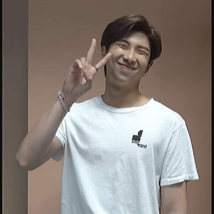 _knmjoonie's tweet photo. Happy Birthday Mahal♡
Today is the day of the man who gives me so much comfort in life &amp; who made me learn to love &amp; appreciates myself. Thank you for giving us your most beautiful smiles you are my brightest moon that helps me shine in my darkness nights. Ily always♡ https://t.co/3lE832azv1