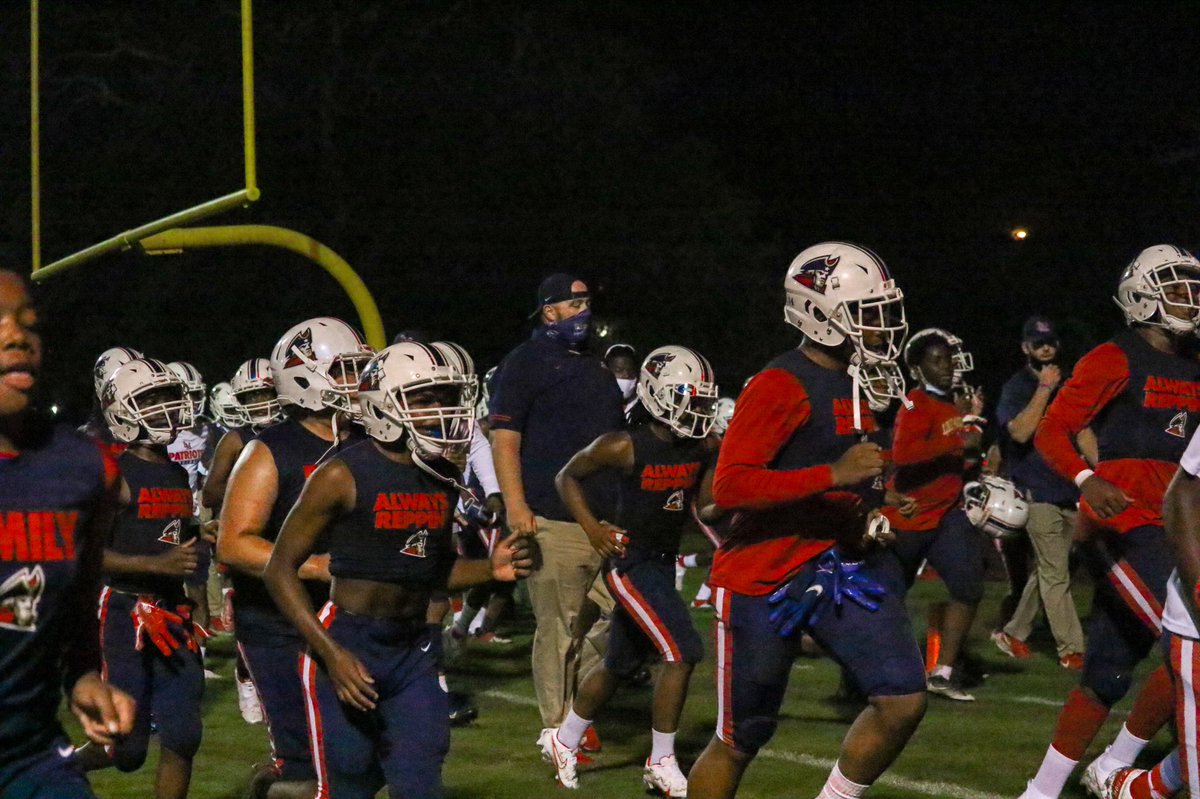 bmorris5486's tweet photo. All the trials and tribulations that we have endured, come to fruition today! We made it through to Varsity game one, FINALLY! Time to put on a show! RISE AND SHINE, ITS GAMEDAY! #OurTime #LMHSFootball #PatriotPride #PatriotStrong #PatriotWay #VarsityGm1 #GAMEDAY @LMHSPatriotsFB https://t.co/AXAyiNDusd