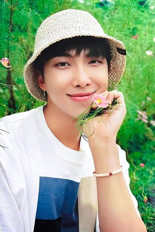 mohopewstd's tweet photo. "Please use me, use BTS to love yourself because you taught me to love myself, every day."
 —KIM NAMJOON
You taught me that and much more, Happy Birthday to the person I love the most 💚🌱🚲 

#HAPPYBIRTHDAYNAMJOON https://t.co/7vFWiAnau4
