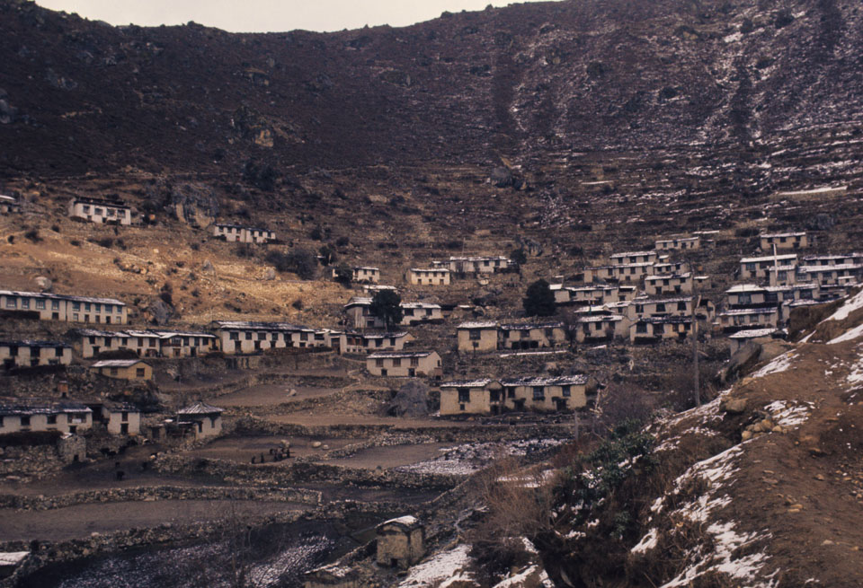 EverestToday's tweet photo. Namche Bazaar, December, 1968. Photo ©: Hank Lacy. https://t.co/153Zwj7bzZ