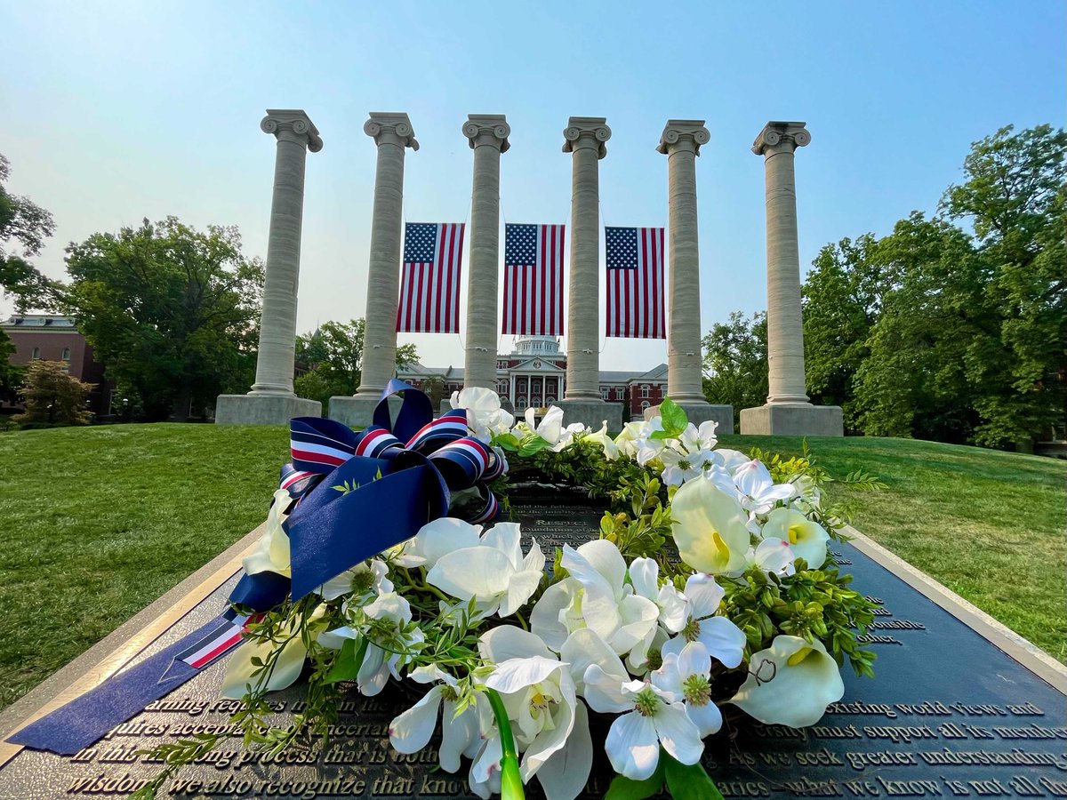 A wreath commemorating the victims of 9/11 sits in front of Mizzou's six iconic columns on the Francis Quadrangle. 