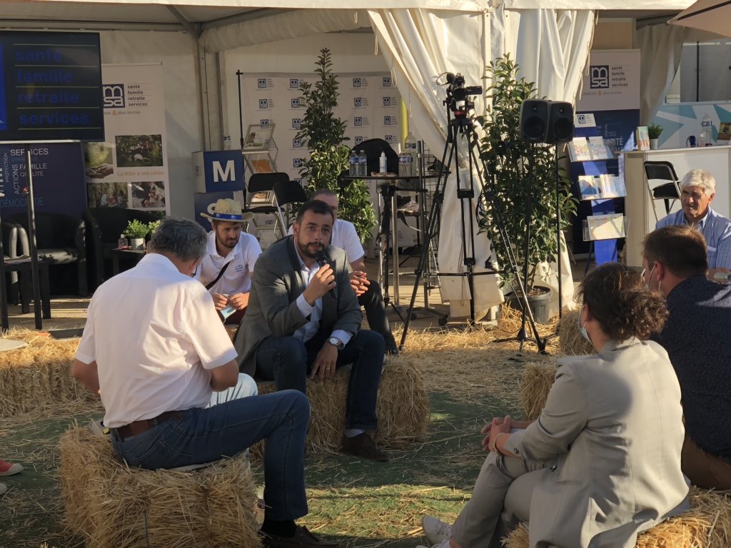@AdrienMorenas défend la présence des #servicespublics dans les zones rurales et regrette les déserts médicaux. #tablerondeMSA #TDJ2021