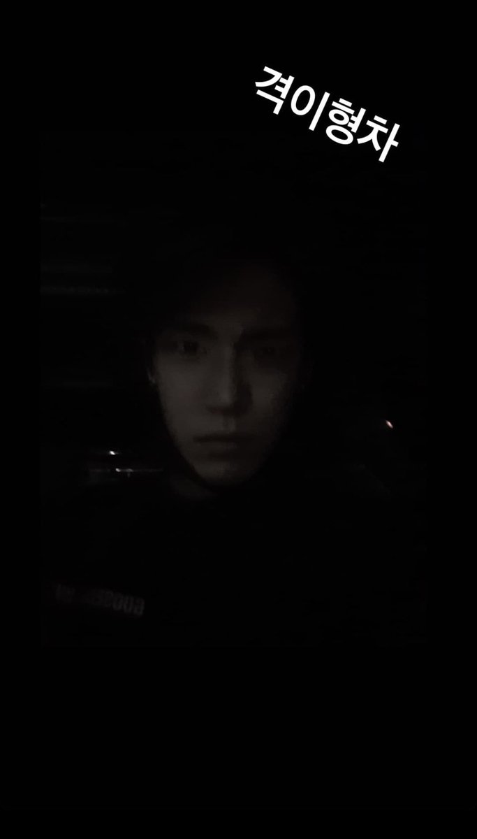 feat_jye's tweet photo. 다들 콧대가 … 👍 https://t.co/wqNQqJmHM5