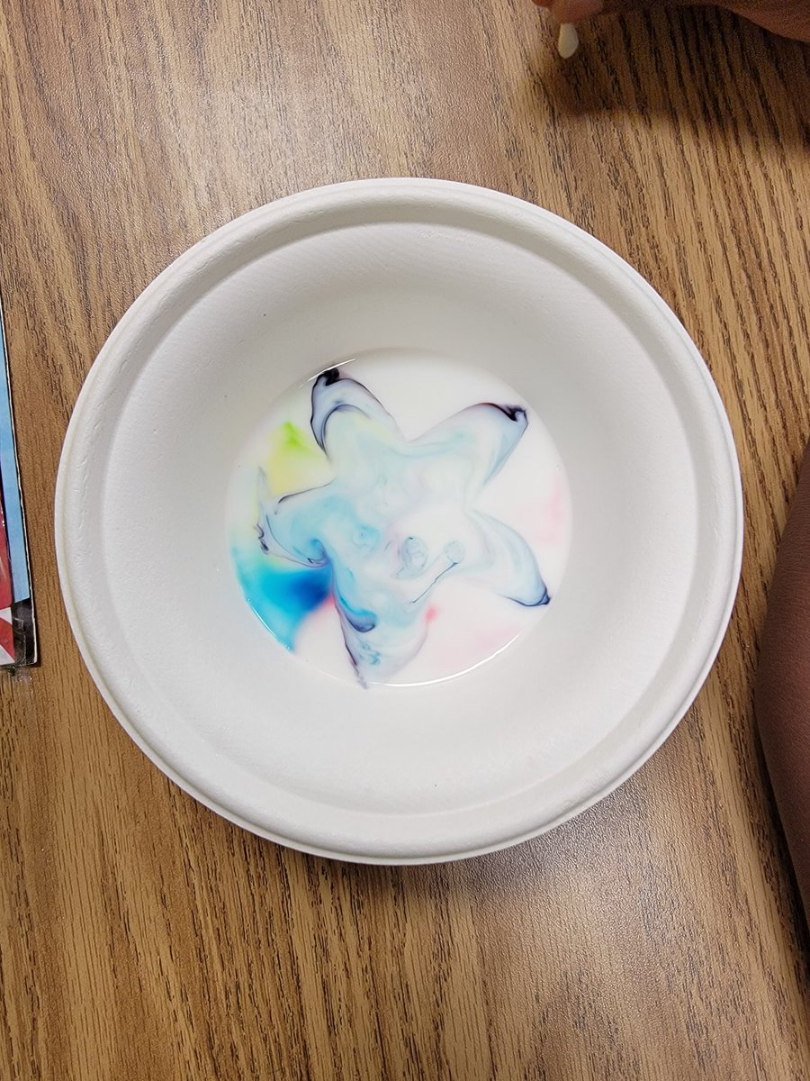 First science experiment of the year applying their knowledge of how to use tools appropriately. Amazing results and lots of smiles! Super scientists in the making. #BeALighthouse2022 <a href="/CaprockES/">Caprock Elementary</a> <a href="/KellerISD/">Keller Schools</a>