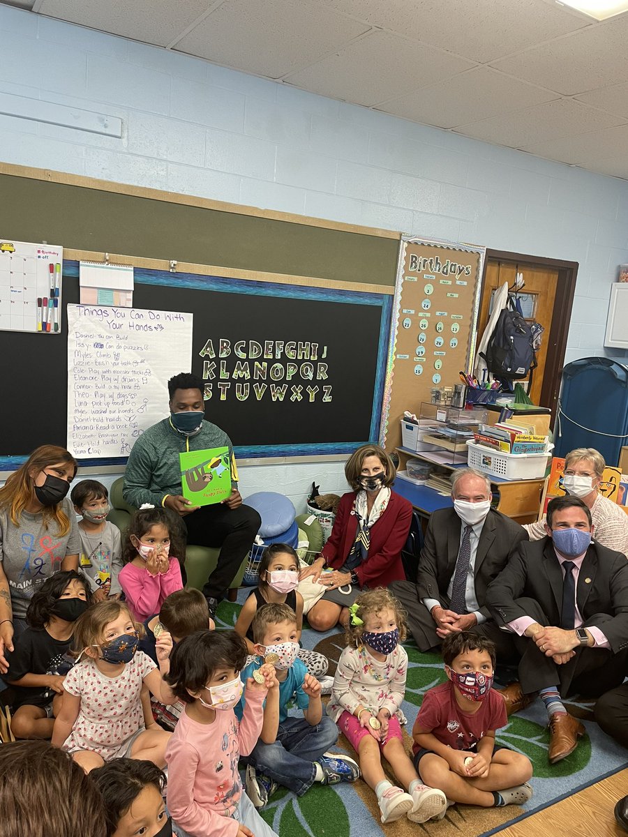 MainStreetCDC's tweet image. When Va.’s First Lady, our US Senator, our State Delegate and BOS Chairman come to visit….         ⭐️🙌🎉⭐️