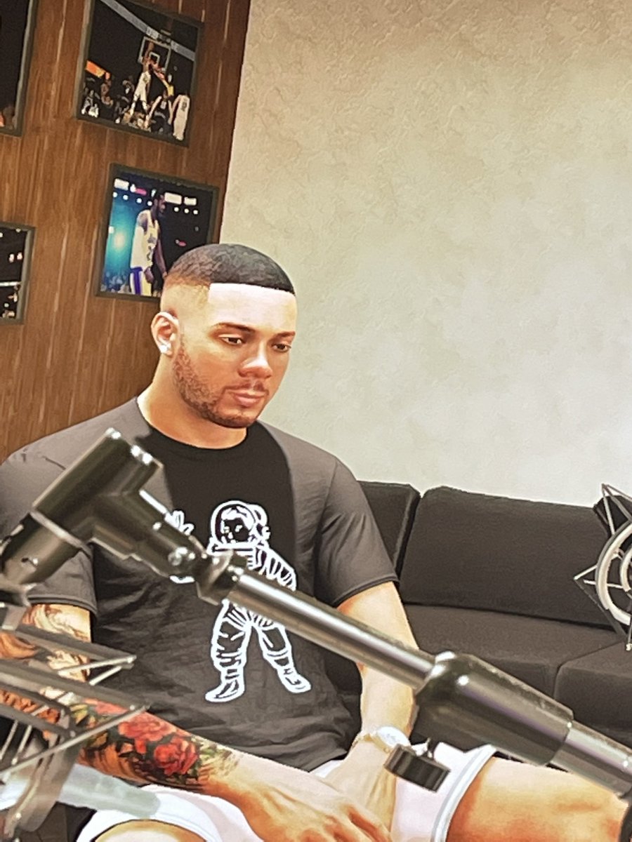 PeeWeeDaPlug's tweet photo. This ain’t MYcareer this HIScareer cuz that’s definitely not me 😭😭 @NBA2K where tf is the face scan 🤦🏽‍♂️ #NBA2K22 https://t.co/DmNMq07L0B