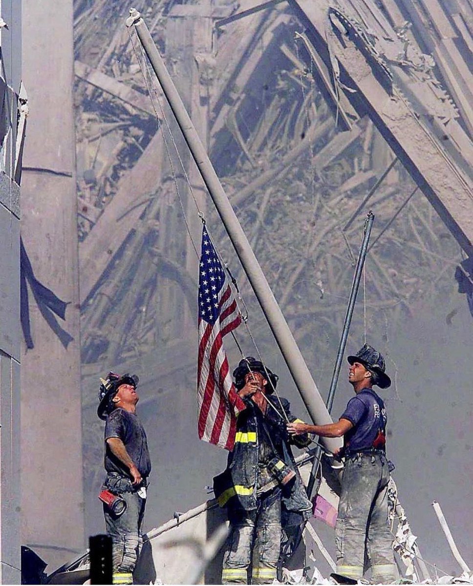 madiprew's tweet image. Today we honor the fallen, their families and the brave heroes that risked it all to run to their rescue. 20 years. We will never forget.