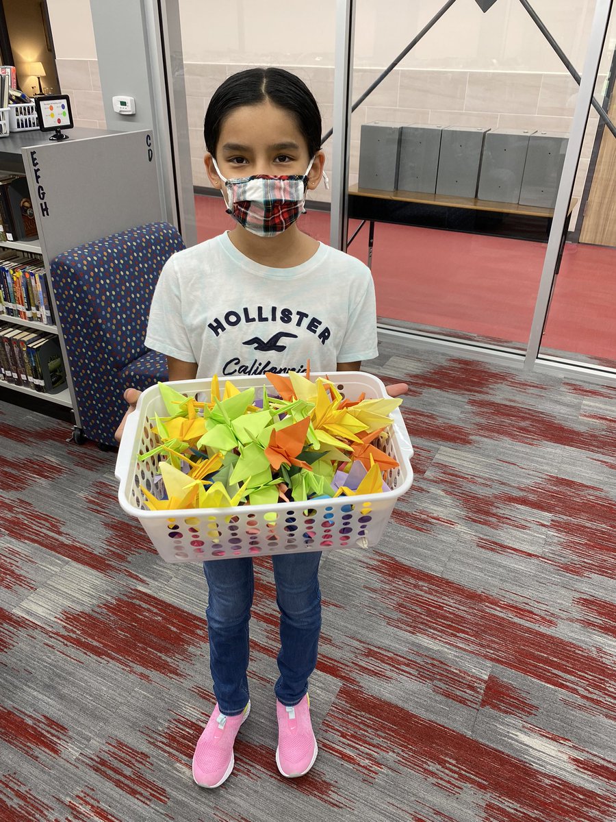 WGILibrarian's tweet photo. In honor of 9/11 we made paper cranes this week as they remind us of long life and healing, and the importance of community coming together after a tragedy. Display coming soon! @woodgatemisd #911MusesumED #NeverForget https://t.co/h9upywONUv
