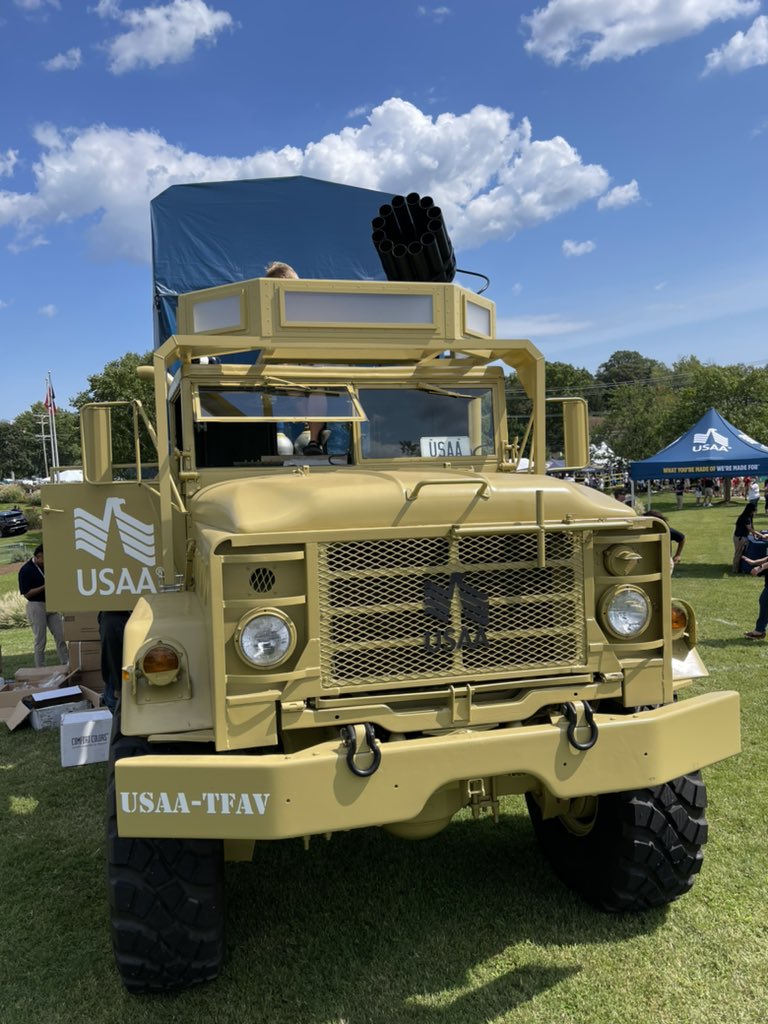 USAA's tweet photo. The USAA Field Goal Challenge is well underway at our TFAV vehicle at #AFvsNavy! https://t.co/ulDWdGlCS0