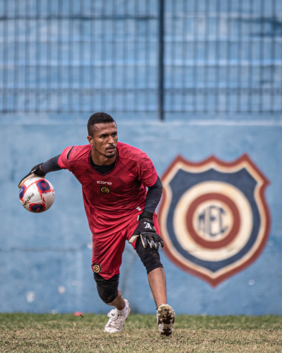 MadureiraEC_BR's tweet photo. Sábado de muita ralação e trabalho no subúrbio 🇷🇴

Na próxima quarta-feira recebemos o Macaé no jogo de volta das quartas de final da Copa Rio 👀⚽️

📷 Luis Miguel Ferreira/Madureira EC https://t.co/wvz1jLJ7nU