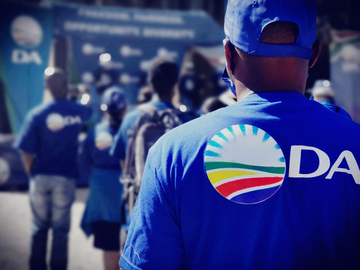 jsteenhuisen's tweet photo. We will never again take shortcuts and make compromises that jeopardize our party’s values just for the sake of remaining in government.

On the 1st of November, a strong mandate to govern will help bring an uninterrupted DA difference in towns and cities across the country. 🇿🇦 https://t.co/0jbSmZuIc3