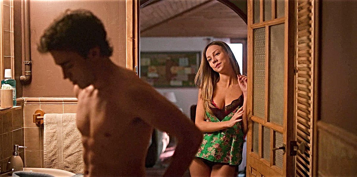 obrienvm24's tweet photo. THEY WERE THE HAPPIEST IN LOVE AND DOMESTIC AND SEXY AND AT PEACE IN THEIR LITTLE WORLD! 

So don’t try to f*cking convince that one money argument was enough for them to immediately break up. https://t.co/fQe89pytZd