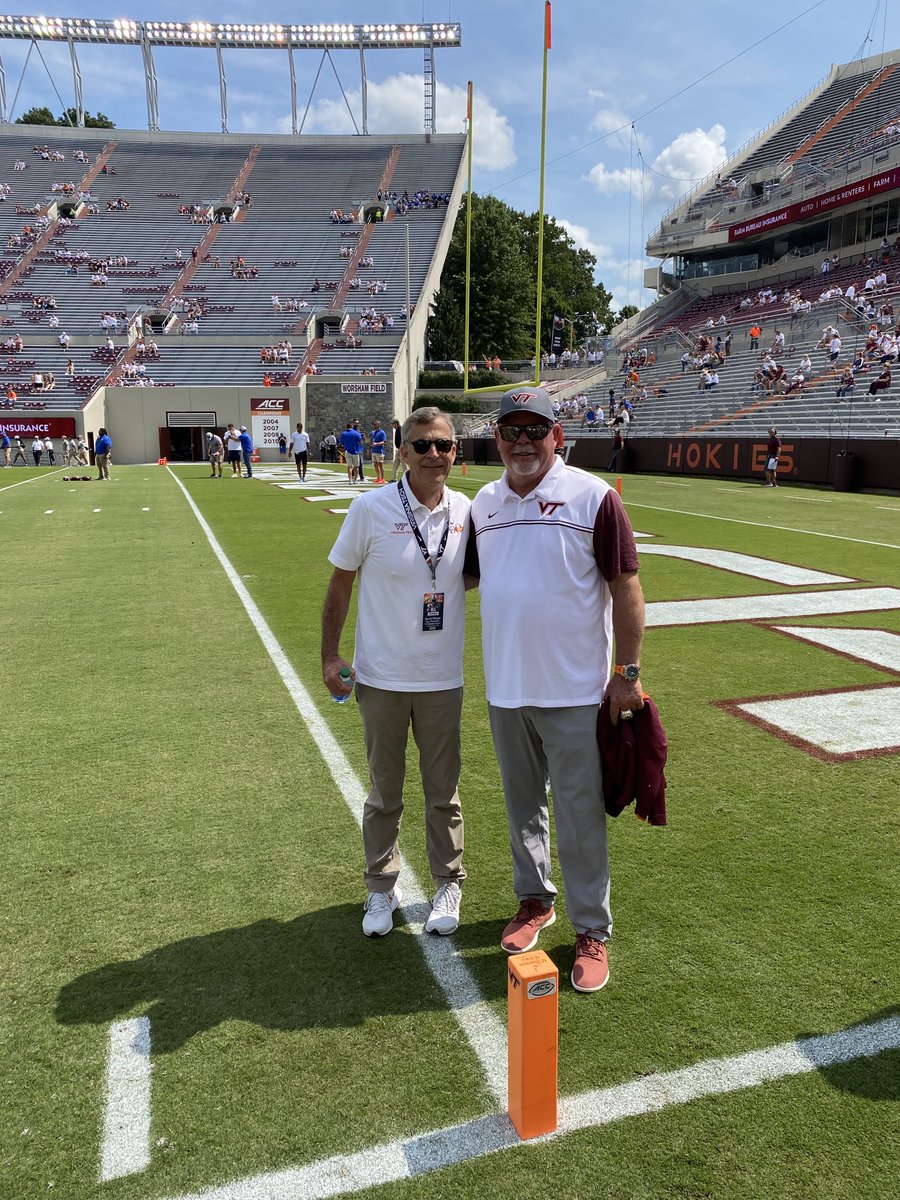⁦<a href="/HokiesFB/">Virginia Tech Football</a>⁩ welcomes ⁦<a href="/Buccaneers/">Tampa Bay Buccaneers</a>⁩ and ⁦<a href="/VT_alumni/">Virginia Tech Alumni</a>⁩ Bruce Arians home. My ⁦<a href="/BburgHSBruins/">Blacksburg High</a>⁩ student teacher. PS- easy grader! Thanks Bruce.