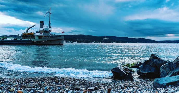 Nusret mayın gemisi manzarasını başka yerde izleyemezsiniz çanakkale kordon farkı🤩😎😊😎😊
#ÇOMÜ #çomü #18martüniversitesi #çanakkale18martüniversitesi #çanakkale 
#ÇanakkaleOnsekizMartÜniversitesi #KampüsSeninleGüzel #Canakkale #onsekizmartuniversitesi