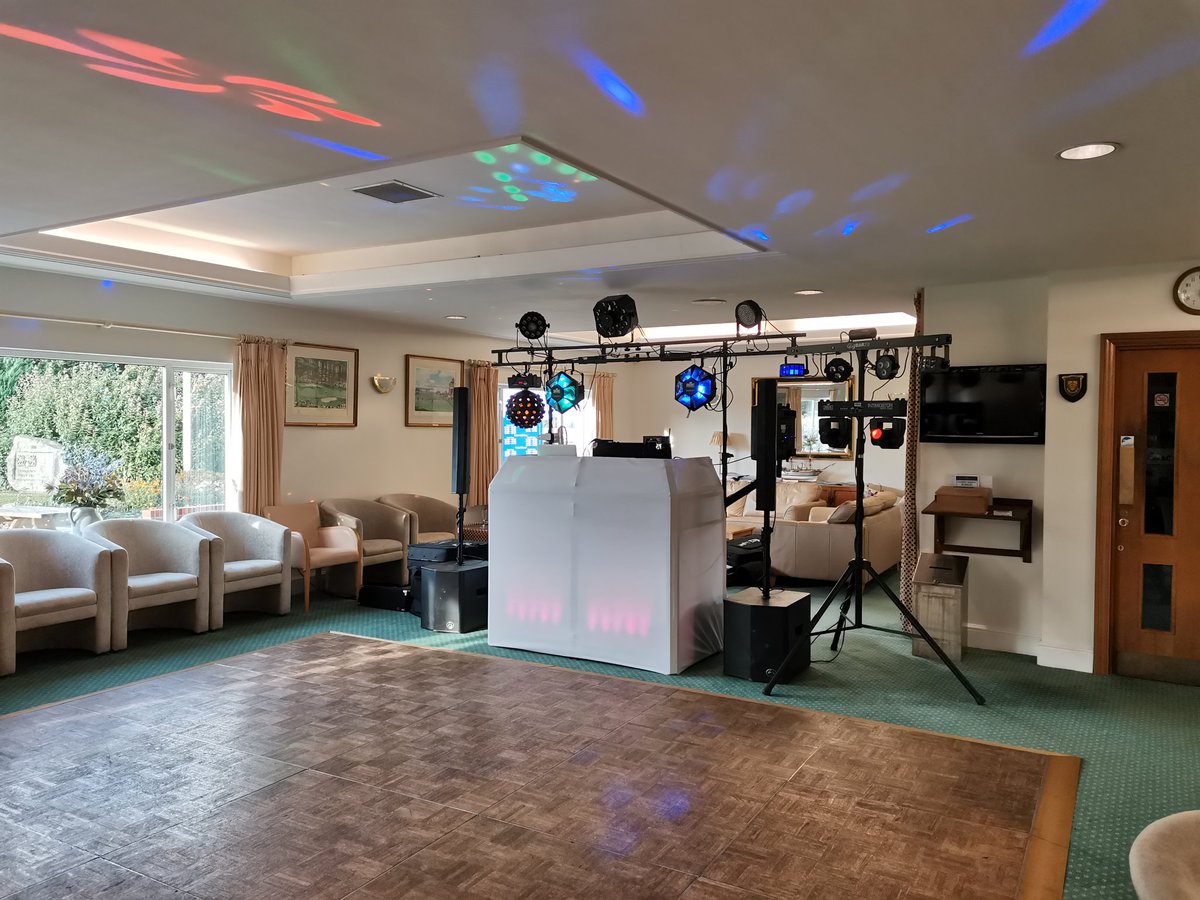 RubyTunes_Disco's tweet photo. Back at Lansdown Golf Club tonight for a birthday party! https://t.co/ayr261l9Z9