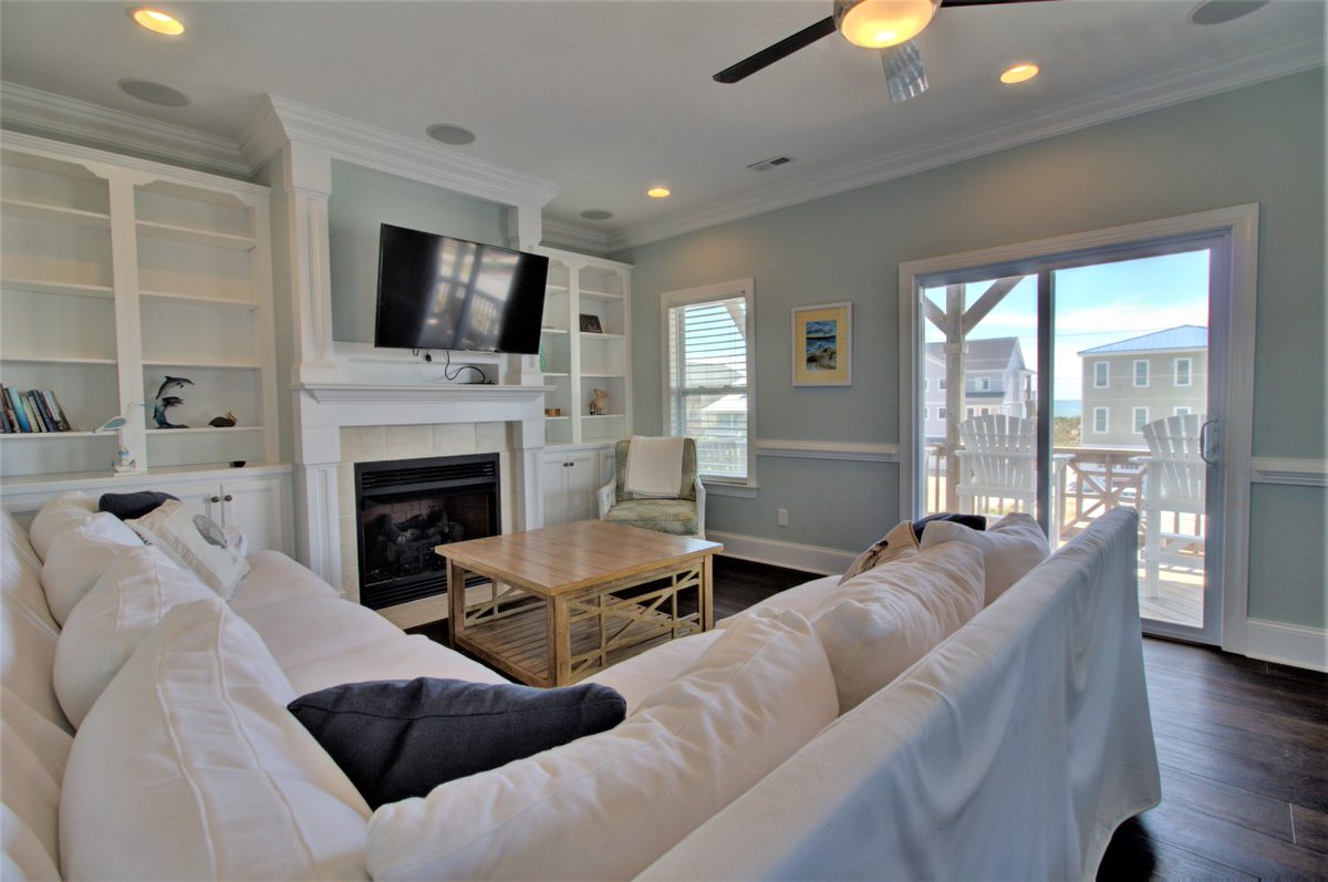 AccessTheBeach's tweet photo. #RentalSpotlight - 'Surfin Pelican' - North Topsail Beach
If you are looking for a vacation home and expect the very best in design and coastal elegance, this is it. Come enjoy 'Surfin' Pelican' a fabulous 5 bedroom, 4 bath home with private pool, hot t... https://t.co/hl0qMsJvKx https://t.co/MiAXFMH4a8