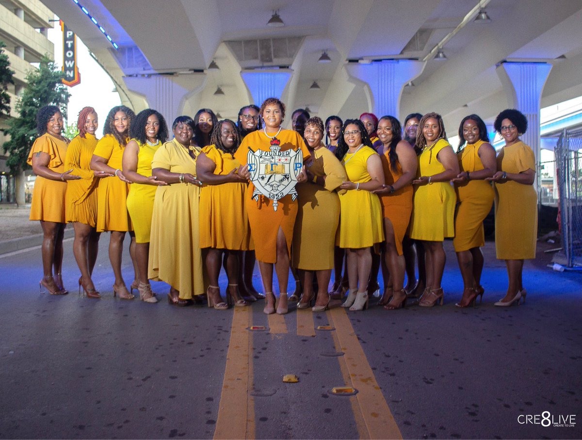 lhs_sgrhos's tweet photo. Today Lambda Eta Sigma celebrates our 11 year Chapter Anniversary! As we approach our 100 year Centennial celebration, we are excited to continue our mission of Business First, Fun Second, Sisterhood always! 💙💛

#RhoadToCentennial #SGRho #LHSSGRhos #Alabama #ChapterAnniversary https://t.co/y2zwuUc7kv
