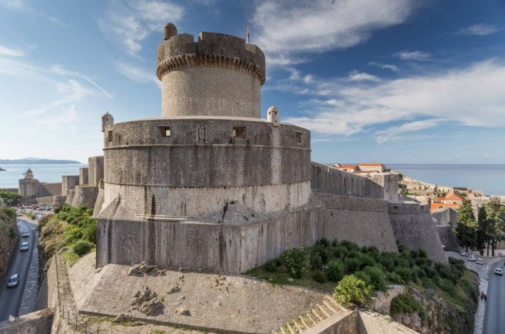 Wanderherco's tweet photo. #DidYouKnow? 💭  The Dubrovnik Old Town had "finished being built in the 13th century and it remains completely unchanged! Nobody touches Dubrovnik. Nobody even thinks about it." 🇭🇷 💙 

Read more on #Dubrovnik now: 
https://t.co/8PDU28FBd8 https://t.co/lFusB1ikRE