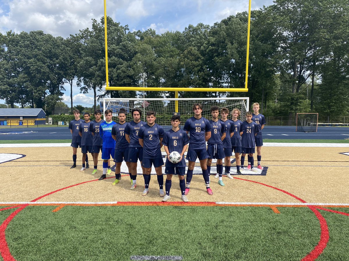 class_04's tweet photo. Roxbury Seniors https://t.co/kwgFEyhIsh