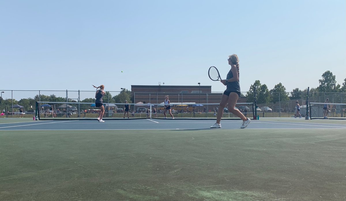 TrishaGrantham5's tweet photo. Varsity FHC Doubles Tournament. Congratulations Coaches and to our Lady Wolves for placing in each flight!👏🏻🎾👏🏻 Way to go Avery&amp;Katie for 4th Place in their flight! 🎾💙🎾#5matches #funfriday #THS @ag_stl @THSWolvesTennis https://t.co/qovCyTh5Cv